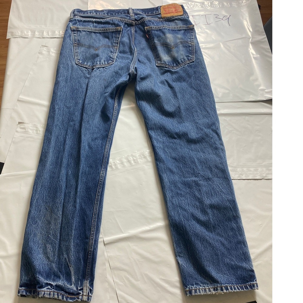 Levi's Jeans Mens 32x30 Blue Straight Leg Denim Classic‎ Faded Wash - Picture 3 of 12
